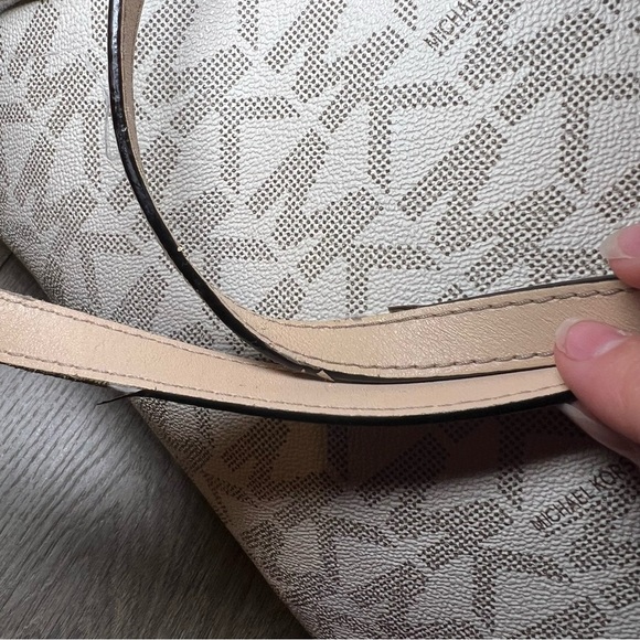 MICHAEL KORS Studio Signature White Tan EMRY Large Top Zip Tote Sections - Picture 5 of 13